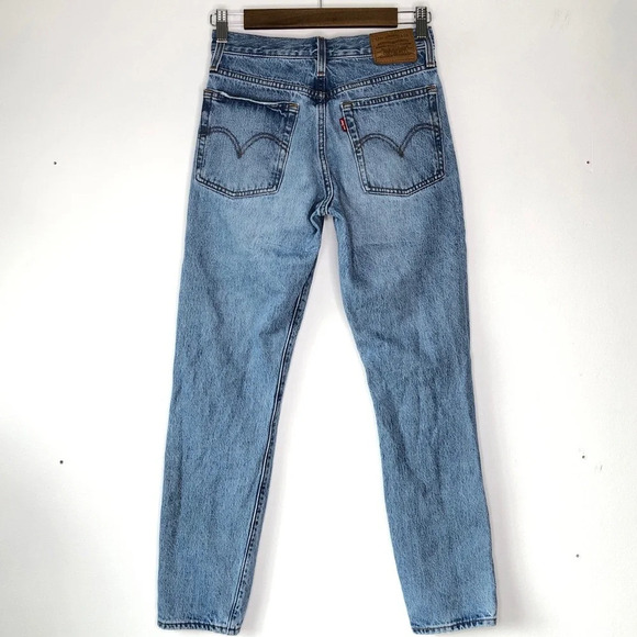 Levi‘s Premium Distressed Light Medium Wash Wedgie Jean Size 24 - Picture 10 of 14